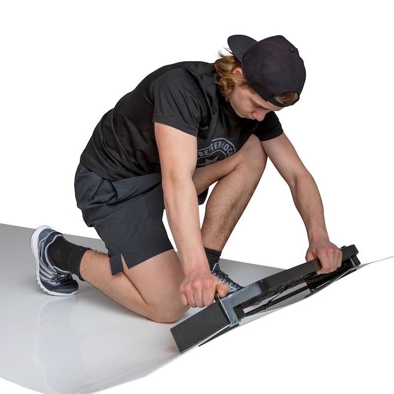 En hockeyspelare använder ett teknikpaket hockey för att träna skottramp och stickhandling.